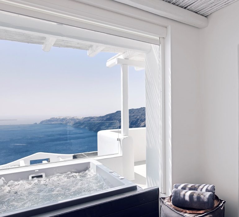 suite-with-hot-tub-16.jpg